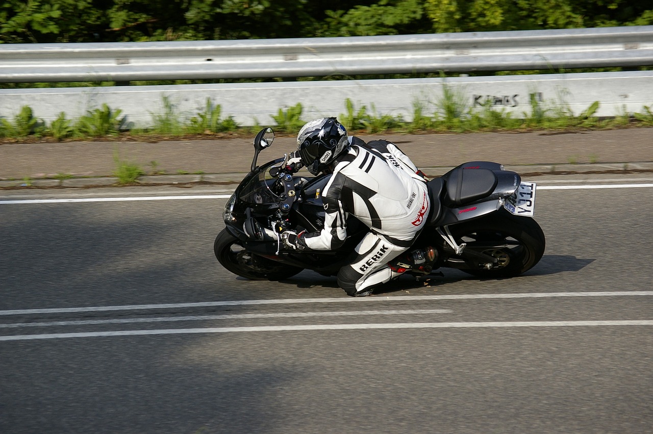 春風(fēng)400摩托車價(jià)格深度解析及購車指南