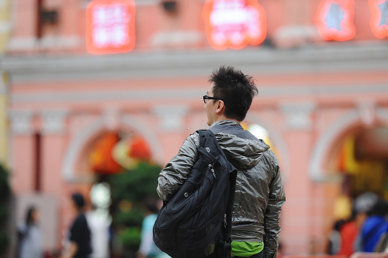 總裁情緣，小保安的逆襲之旅