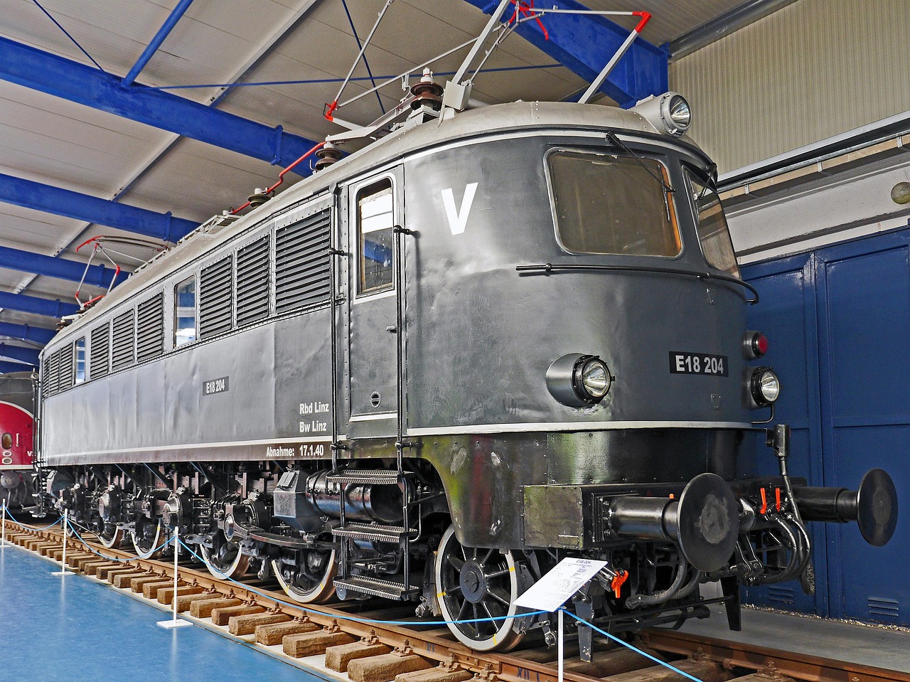 機(jī)車價(jià)格深度解析，影響因素與探討