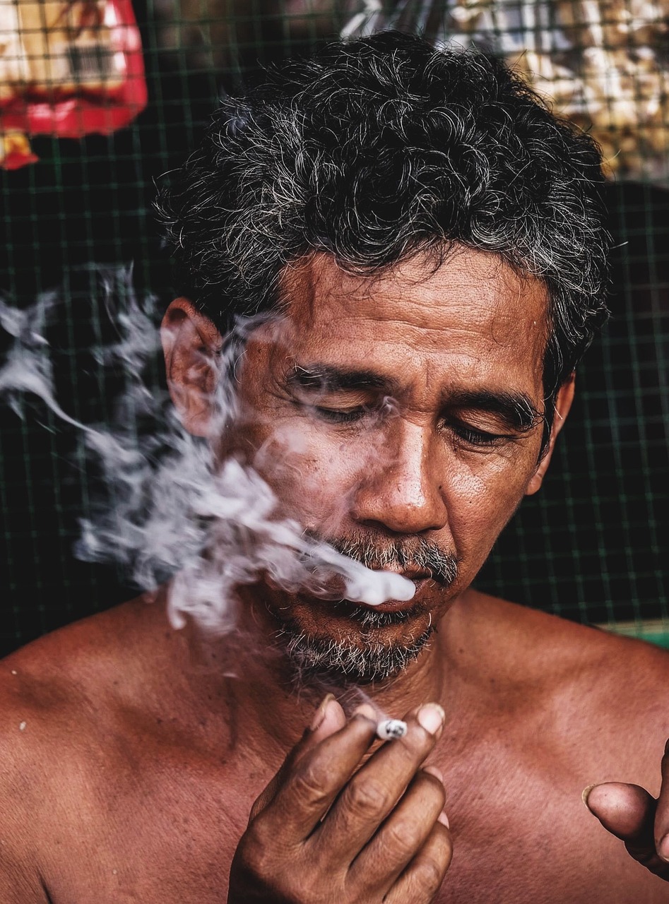 抽煙動(dòng)漫頭像男的獨(dú)特魅力及其影響